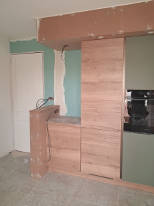 Photo de galerie - Création niche  et retour en mdf avec reprise du mur en placo .