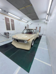 Photo de galerie - ? Projet automobile – BMW E10 -Restauration et préparation automobile réalisée par mon conjoint, professionnel et passionné, à la tête de son propre garage.