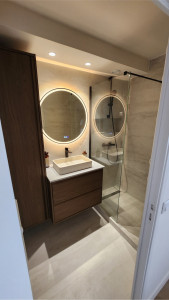 Photo de galerie - Salle de bain entièrement rénovée 