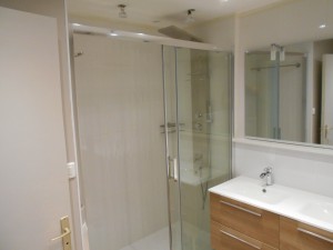 Photo de galerie - Création de la salle de bains complète avec plomberie et carrelage et placo 
