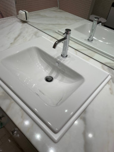 Photo de galerie - Pose de lavabo
installation du mélangeur