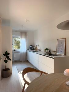 Photo de galerie - ✨ Cuisine entièrement rangée et nettoyée, un espace impeccable, organisé et agréable pour cuisiner en toute sérénité.