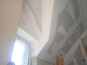 Photo de galerie - Pose de fenêtres, velux.
isolation, placo et enduits.