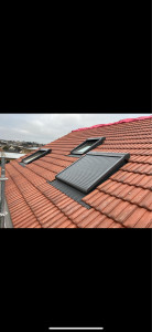 Photo de galerie - Rénovation de toiture pose de Velux avec volet solaire
