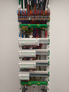 Photo de galerie - Installation et remplacement de tableaux électriques 