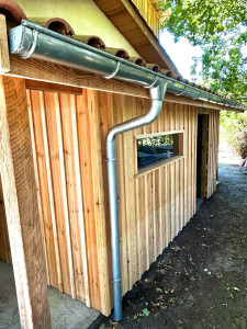 Photo de galerie - Pose de gouttière en Zinc