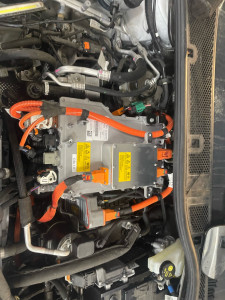 Photo de galerie - Remplacement batterie haute tension ⚡️ 