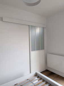 Photo de galerie - Pose d'une porte de séparation 