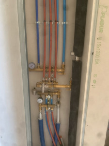 Photo de galerie - Plomberie chauffagiste pose le meuble tout  travail plombier 