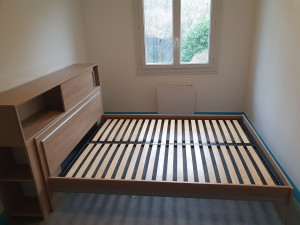 Photo de galerie - Montage d'un lit et d'un dressing.