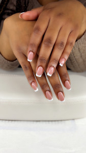 Photo de galerie - Beauté des mains – pose d’ongles soignée pour un rendu élégant et naturel ✨