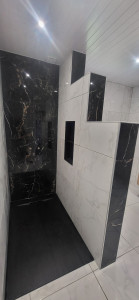 Photo de galerie - Faïence douche imitation marbre couleur noir en 60x60