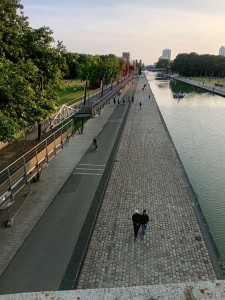 Photo de galerie - Bonjour je suis une femme sérieuse je cherche des heures de ménage et repassage et le linge merci 