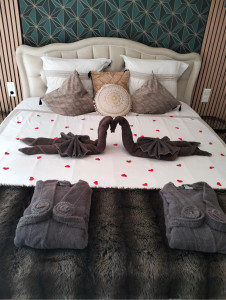 Photo de galerie - Le lit est fait pour les clients Airbnb