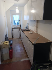 Photo de galerie - Montage du meuble de cuisine
