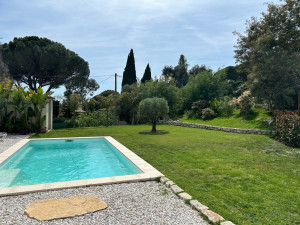 Photo de galerie - Entretien jardin ( tonte et taille d’arbustes ) 