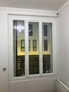 Photo de galerie - Remplacement du fenêtre en bois par une fenêtre en PVC en rénovation