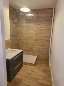 Photo de galerie - Pose de salle de bain complète 