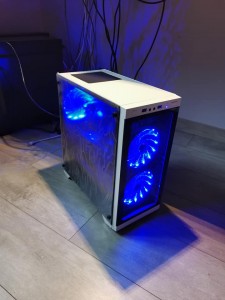 Photo de galerie - CM : MSI A88XM Gaming (quasi neuve)
AMD A10-7700K Radeon R7, 10 compute 4C+6G de 3,4/4 ghz 
8 go mémoires 
240 go ssd 
500 go 