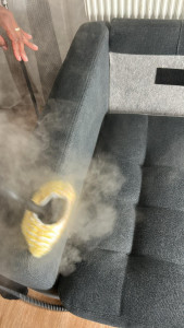 Photo de galerie - Appareil Vapeur âpre nettoyage je désinfectant le canapé 
