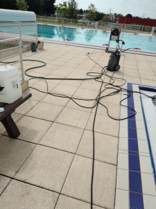 Photo de galerie - Entretien d'une piscine.