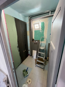 Photo de galerie - Rénovation de salle de bain voir l’état avant et après sur la deuxième photos 