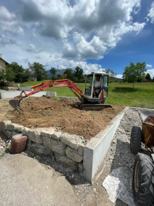 Photo de galerie - Mur de soutènements pour création d’un terrain plat( terrasse)