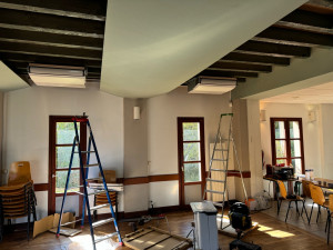 Photo de galerie - Unité intérieure en cour d’installation 1 vois pour salle des fête 