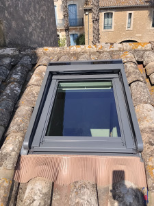 Photo de galerie - Pose de velux solaire 