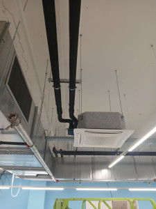 Photo de galerie - Pose et raccordement de cassettes à eaux 