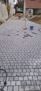 Photo de galerie - Pose de pavés sur une allée et la cour