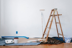 Photo de galerie - “Travail de peinture intérieure – murs et plafond, finition propre et soignée.”