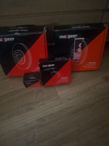 Photo de galerie - Bonjour je vous change vos plaquettes et vos disques 