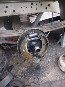 Photo de galerie - Remplacement kit frein arrière sur ford transit benne 