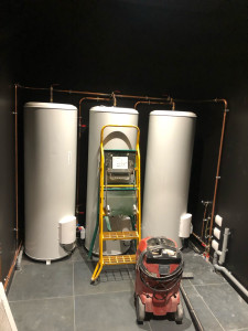 Photo de galerie - Installation de 3 chauffe-eaux en série /dérivation 