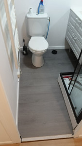 Photo de galerie - Mise des plinthes