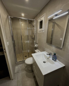 Photo de galerie - Presentztion d'une salle d'eau apres ménage