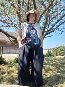 Photo de galerie - Gilet et pantalon fait main