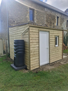 Photo de galerie - Petite extension bois avec bardage et pose de la menuiserie