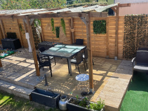 Photo de galerie - Rénovation, nettoyage d’une terrasse et remplacement des fondations 