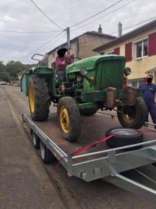 Photo de galerie - Transport d’un tracteur de 2.3T. 