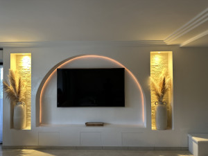 Photo de galerie -  meuble tv en arche fait en BA13 ET BA6  