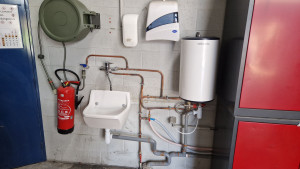 Photo de galerie - Cumulus 30L +pose lave main + dévidoir automatique 