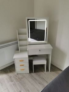 Photo de galerie - Montage coiffeuse 