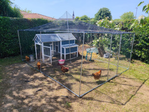 Photo de galerie - Montage poulailler et enclos pour poules.