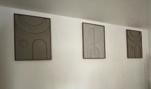 Photo de galerie - Pose les tableaux 