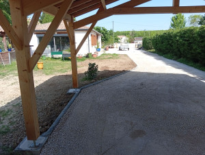 Photo de galerie - Allée et parking avec pose de bordures carrossables