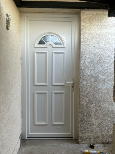 Photo de galerie - Pose de porte de service 