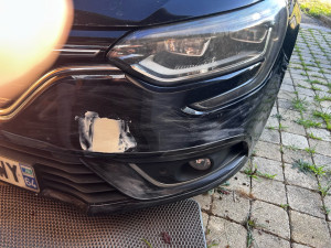 Photo de galerie - Redressements pare choc est repeint complètement le pare chan avant Renault 