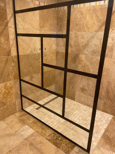 Photo de galerie - Poser la séparation de douche plus les joints